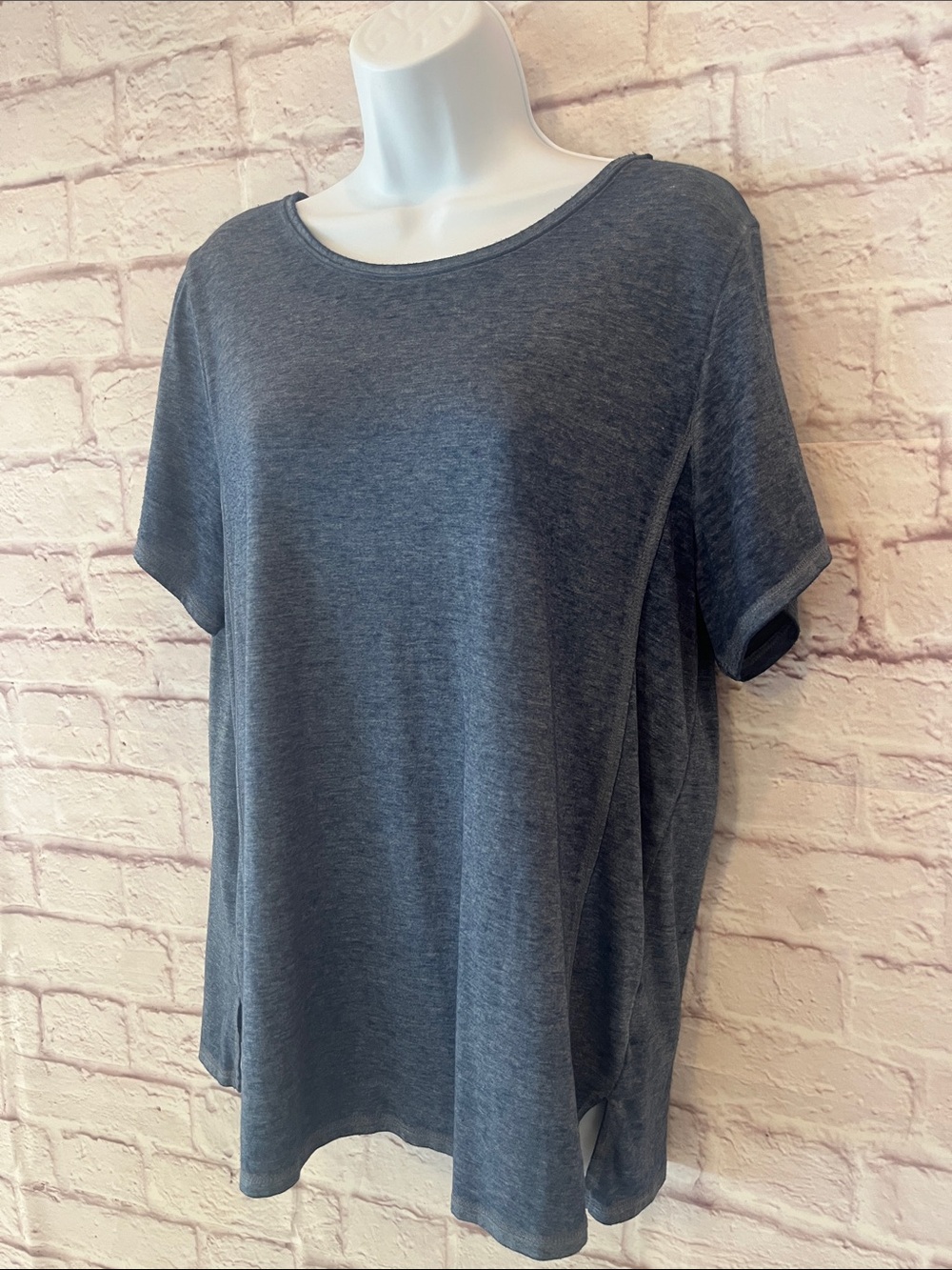 AnyBody Heather Slate Scoop Neck Short Sleeve Top